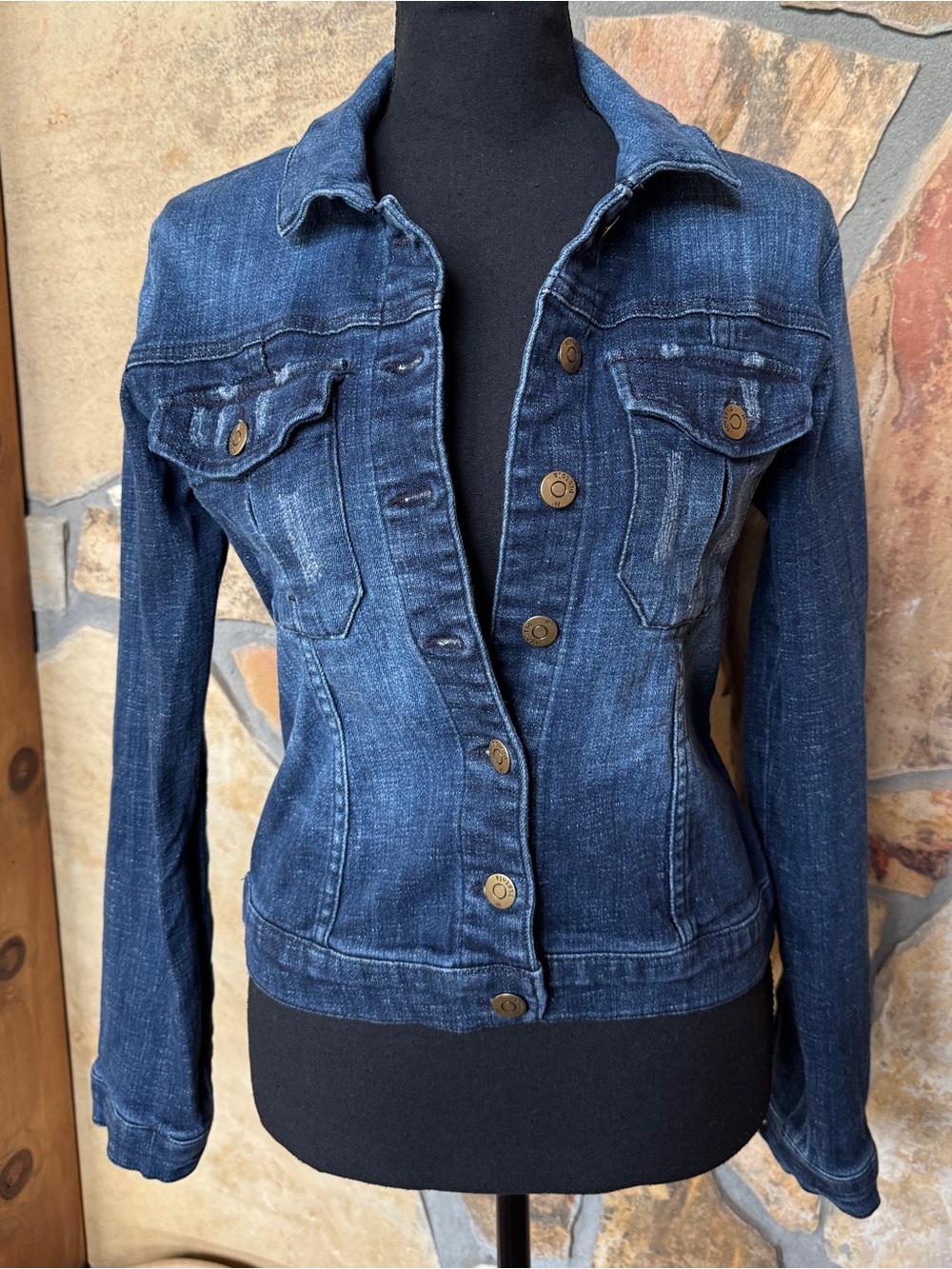 Pistola Blue Distressed Denim Button-Up Trucker Cropped Jean Jacket P5045N1 (M) - Picture 4 of 17